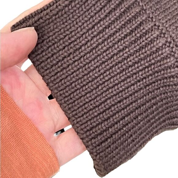 Kenneth Cole tailored sweater. Size S NWT - Picture 2 of 7